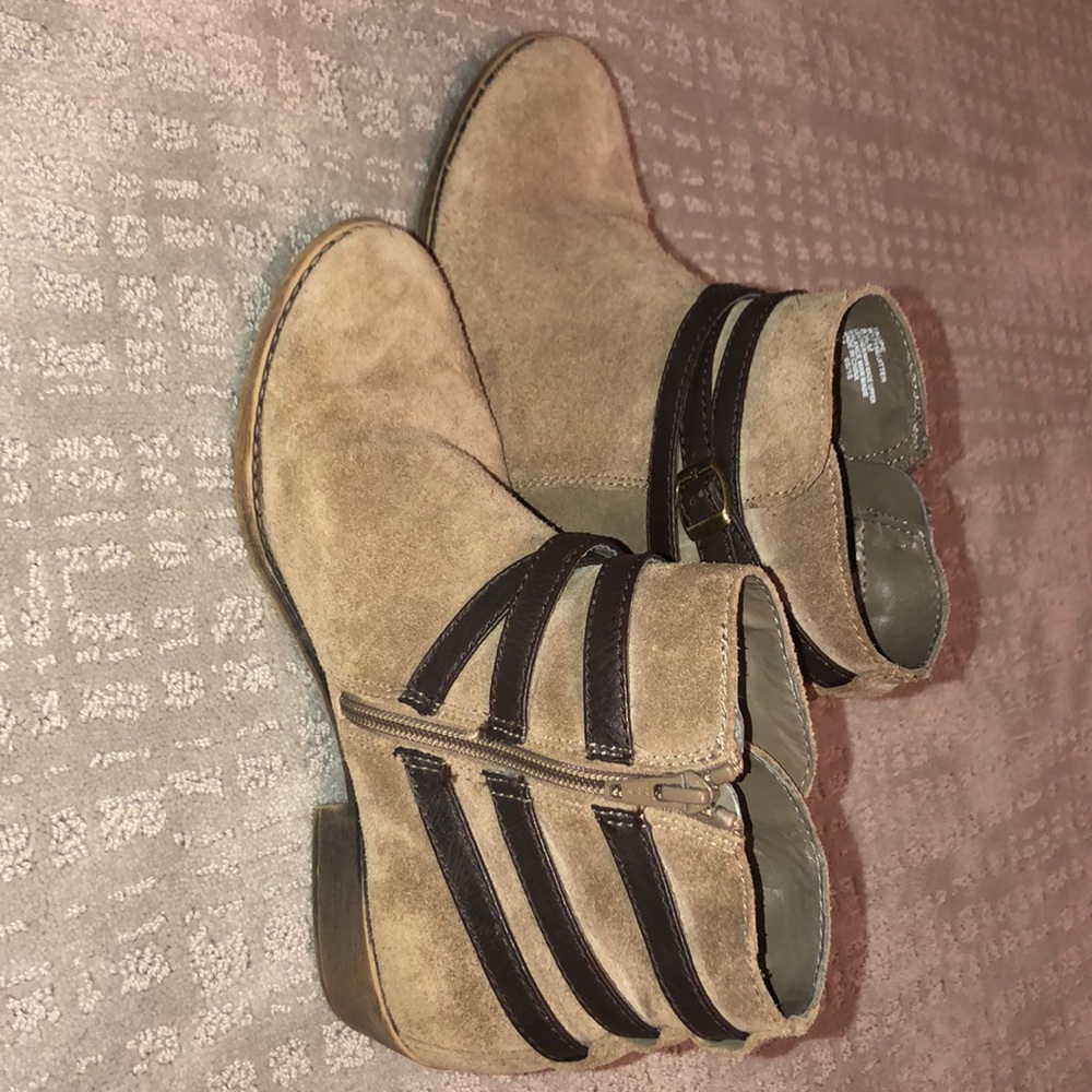 White mountain Low cut boots